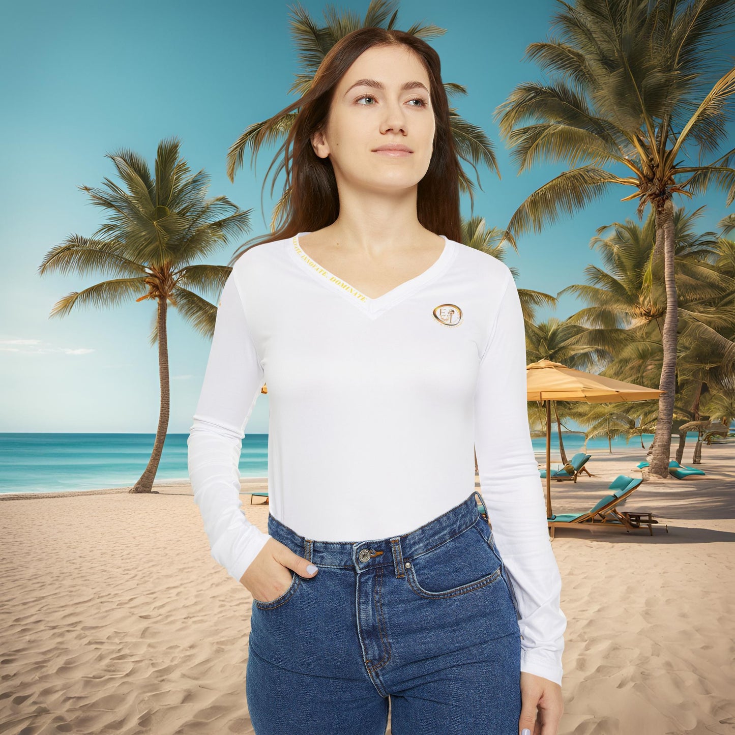 Essence Innovation Seek More V-neck top